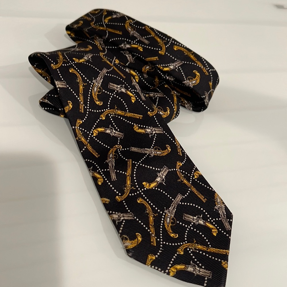 Chanel lightly used tie